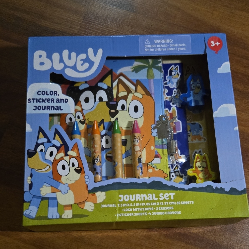 Journal Bluey Journal Activity Set 12 pieces NWB KIDS

 Stickers and Crayons